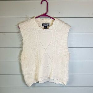 Oliver O fuzzy sweater vest cream women's size medium‎